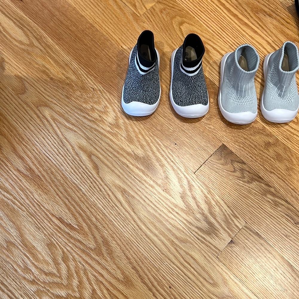 Baby shoes size 6.5, brand new, never worn